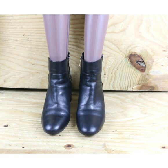 Taryn Rose Boots Womens 9B Black Leather Camille Zip Ankle Bootie - Picture 2 of 9